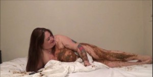 Shit Smeared Sheets – BBW Scat