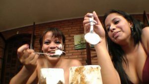 2-girls-1-cup-no2-hungry-bitches-2-_2016-07-22_5980